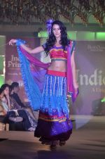at Atharva College Indian Princess fashion show in Mumbai on 23rd Dec 2011 (102).JPG